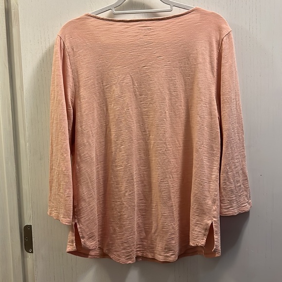 Chico’s “the ultimate tee” 3/4 sleeve soft pink/peach Size 2. 60%cotton 40%model - Picture 6 of 7